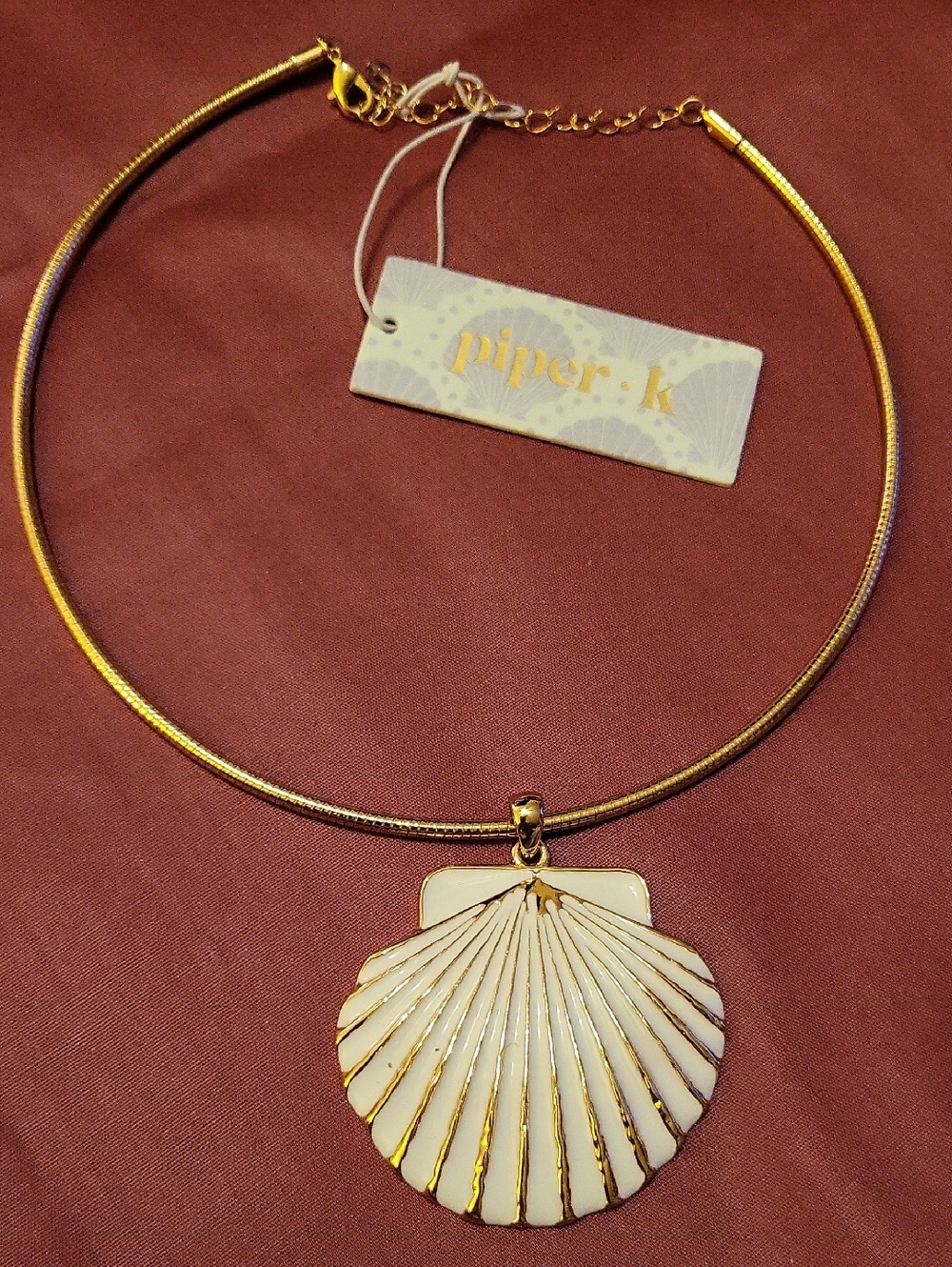 Piper K Gold Necklace with White Enamel Scallop Shell Pendant Bnwt 13" + 3" Ext.